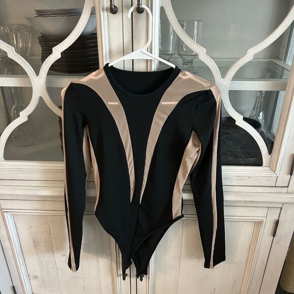 Black stretch bodysuit with mesh inserts - Picture 2 of 3